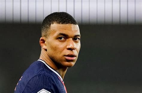 Kylian Mbappé : qui est Inès Rau le mannequin。